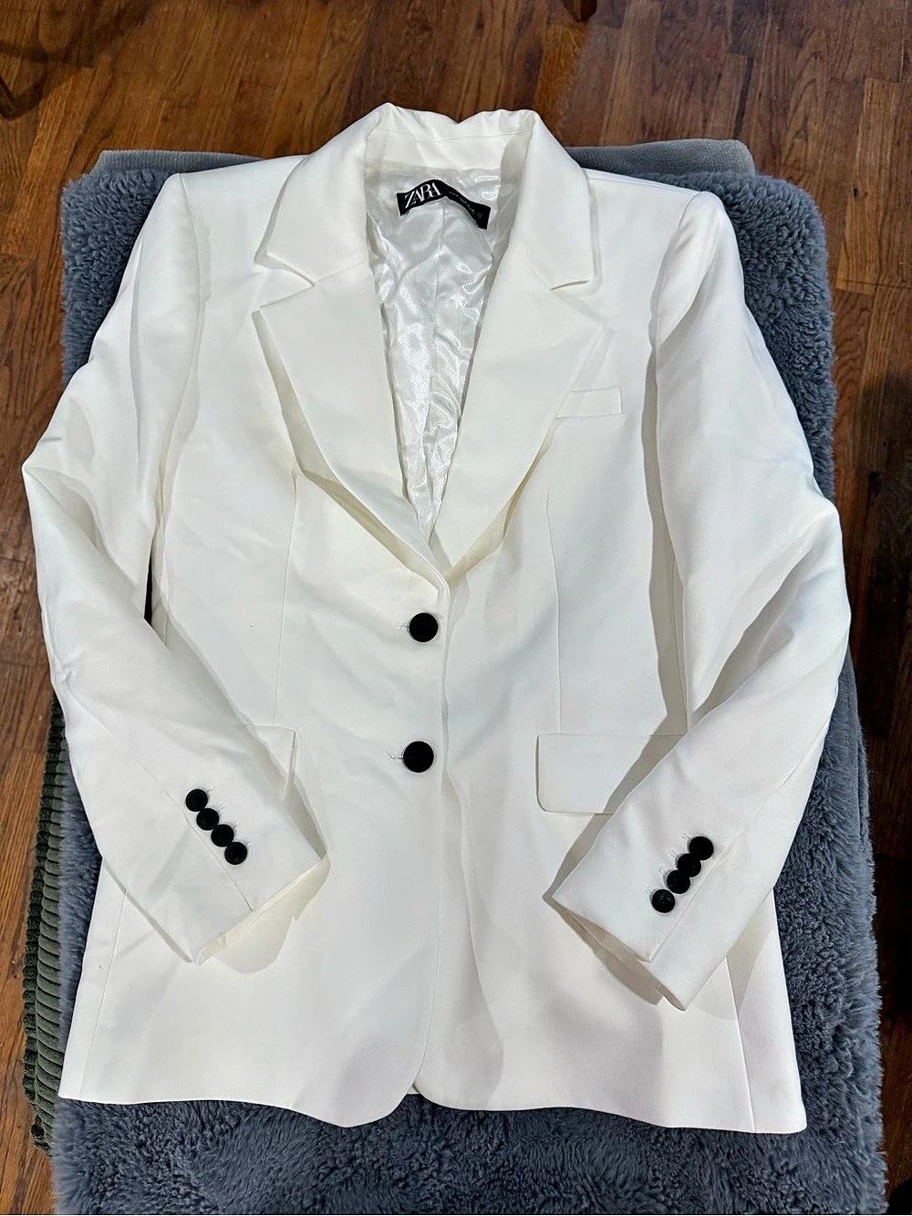 Zara White Blazer Size Medium Like New
